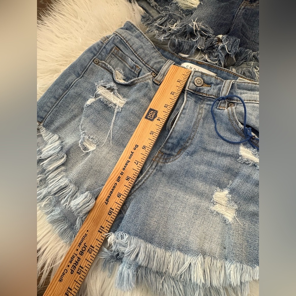 eunina Bundle of 2 Two-Tone Distressed Frayed Hem Denim Shorts (A13) - Picture 4 of 6